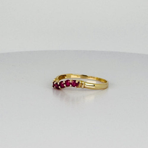 Bague 54 Bague chevron vintage en or jaune 14 carats et rubis 58 Facettes 2505007