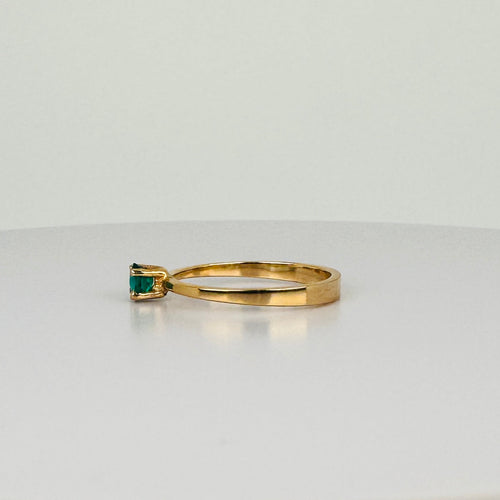 Bague 56 Bague vintage en or jaune 18k avec émeraude ovale 58 Facettes 2601015