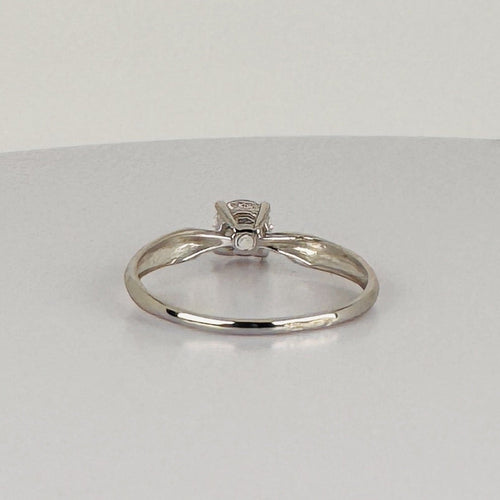Bague 54 Bague vintage en or blanc 18k avec spinelle blanche 58 Facettes 2501011