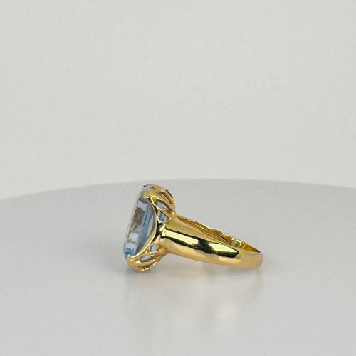 Bague 56 Bague vintage en or jaune 18 carats avec topaze bleue 58 Facettes 2501010