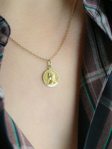 Pendentif Médaille ancienne Vierge de profil en or jaune 58 Facettes 1182.2