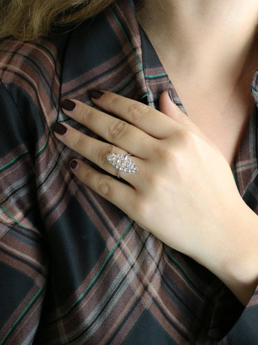 Bague 53 Bague marquise ancienne en or blanc 18 carats et diamants 58 Facettes 1142.3