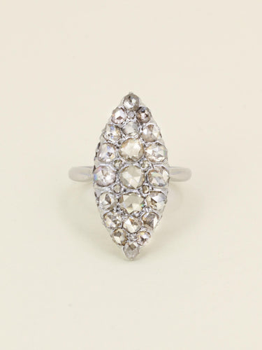 Bague 53 Bague marquise ancienne en or blanc 18 carats et diamants 58 Facettes 1142.3