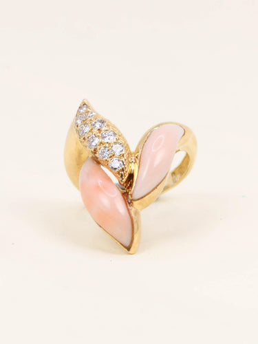 Bague 48 Bague en or jaune 18k au corail peau d’ange et diamants 58 Facettes 1211.5