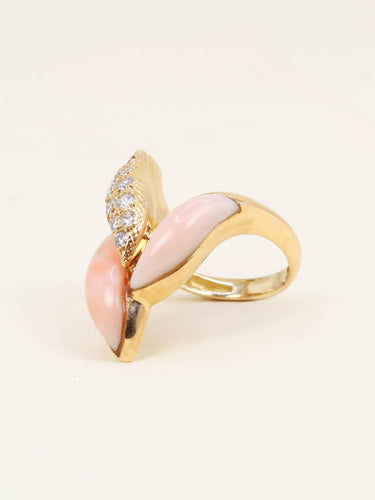 Bague 48 Bague en or jaune 18k au corail peau d’ange et diamants 58 Facettes 1211.5