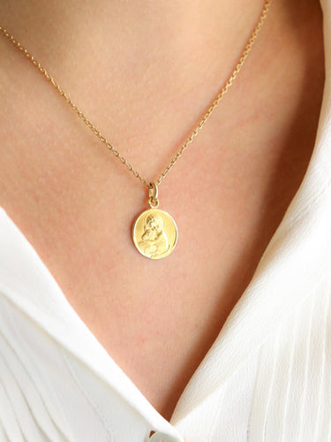 Pendentif BECKER - Médaille de baptême Enfant Jésus et agneau en or jaune 18k 58 Facettes 1174.3