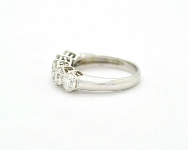 Bague Rivière - Bague en or blanc et diamants 58 Facettes 8757