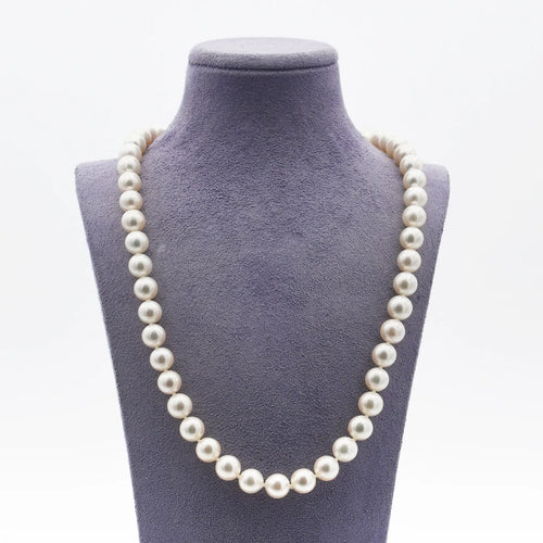 Collier Collier de perles Akoya du Japon avec fermoir en or jaune 58 Facettes 17657