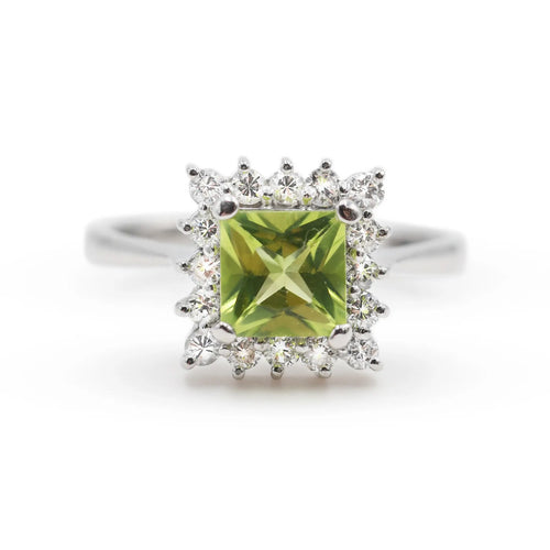 Bague 54 Bague en or blanc 14 carats avec péridot et diamants 58 Facettes 17974