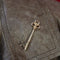 Broche Tiffany & Co. - Broche clé vintage en or 14k 58 Facettes A2006S