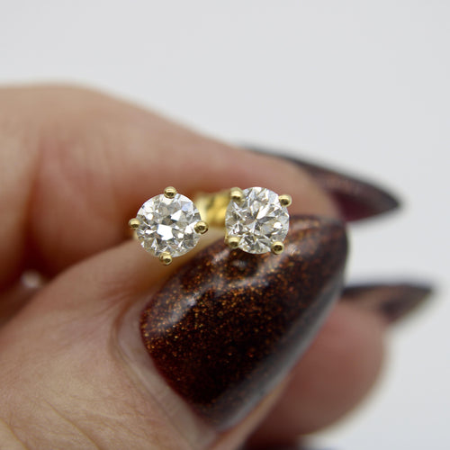 Boucles d'oreilles Boucles d'oreilles puces - Diamants taille ancienne 0,90 ct en or 18k 58 Facettes A2005U