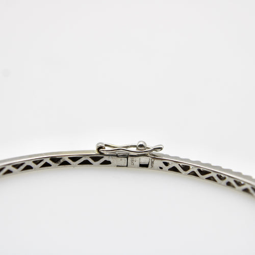 Bracelet Bracelet jonc contemporain en or blanc 18k et diamants 58 Facettes A2005B