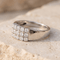 https://cdn.shopify.com/s/files/1/0442/6560/3235/files/ring-aus-14k-weissgold-mit-15-brillanten-klare-linien-starkes-funkelnhoney-jewelry-8858268.png?v=1783511721