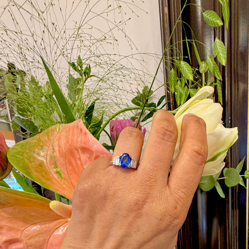 Bague 52.5 Bague en or 18 carats avec saphir du Sri Lanka et diamants 58 Facettes 6B566EEB88714D8499AE53E30609AC70