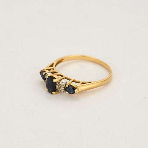 Bague 56 Bague ancienne en or jaune 18K, saphir 0,30 ct et diamants 58 Facettes BEA3298