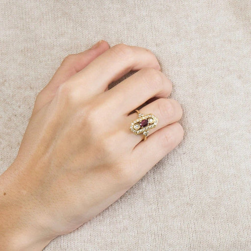 Bague 53.5 Bague or jaune, rubis et diamants 58 Facettes 240259