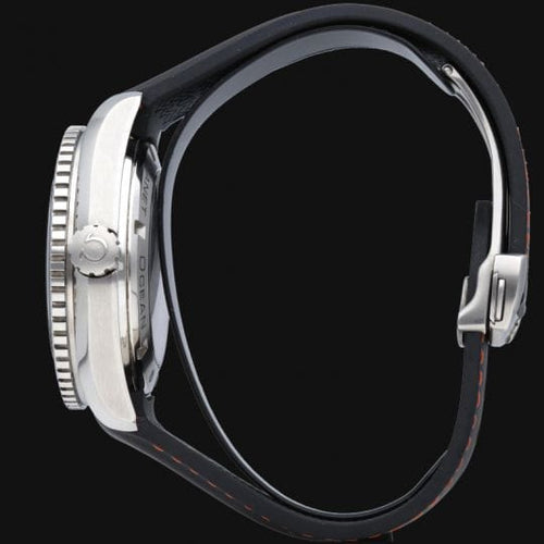 Montre Omega Seamaster Planet Ocean - Montre homme 600M en acier 58 Facettes MT44701