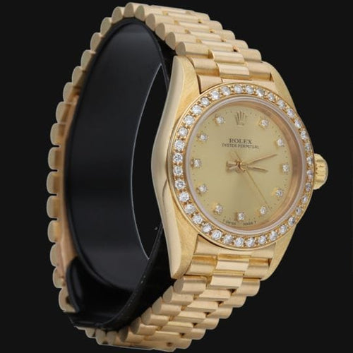 Montre Rolex Oyster Perpetual - Montre 26 mm en or jaune et diamants 58 Facettes MT43271
