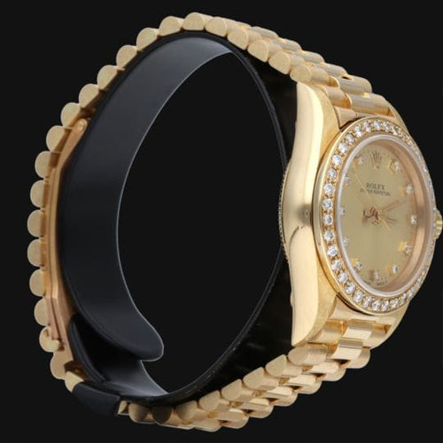 Montre Rolex Oyster Perpetual - Montre 26 mm en or jaune et diamants 58 Facettes MT43271