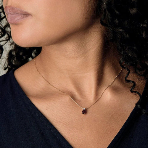 Collier Collier en or jaune, or blanc, rubis et diamants 58 Facettes B250484
