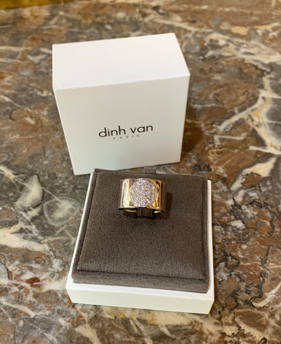 https://cdn.shopify.com/s/files/1/0647/1470/3075/files/Bague_Signee_-_Bague_Dinh_Van_Anthea_Diamants_Or_Gris_-_Joaillerie_Paris_-_Les_Pierres_de_Julie_2_25badd0d-09af-4996-bca6-14543393a9b5.jpg?v=1768581653