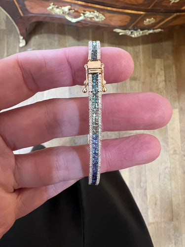 https://cdn.shopify.com/s/files/1/0647/1470/3075/files/Bracelet_de_Luxe_-_Bracelet_Saphir_Arc-En-Ciel_Or_Rose_-_Bijouterie_Paris_-_Les_Pierres_de_Julie_2.jpg?v=1722596842