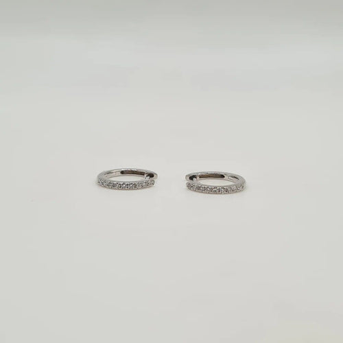 Boucles d'oreilles Créoles en or blanc 18 carats serties de diamants 58 Facettes