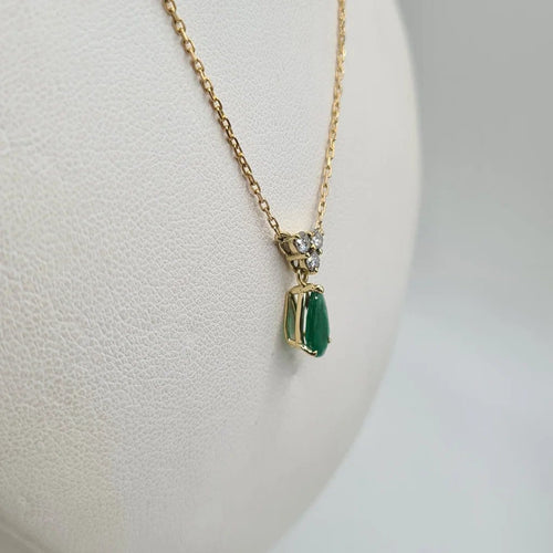 Collier Collier or jaune 18 carats sertie d’une émeraude et diamants naturels 58 Facettes