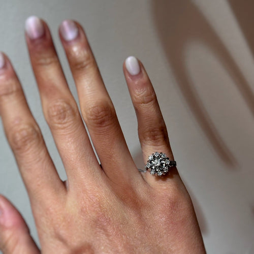 Bague 46.5 Bague marguerite en or blanc 750‰ et diamants 58 Facettes 260014SP
