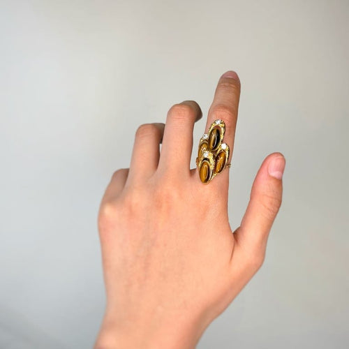 Bague 57 Bague en or jaune 750‰ aux yeux-de-tigre et diamants 58 Facettes 260032R
