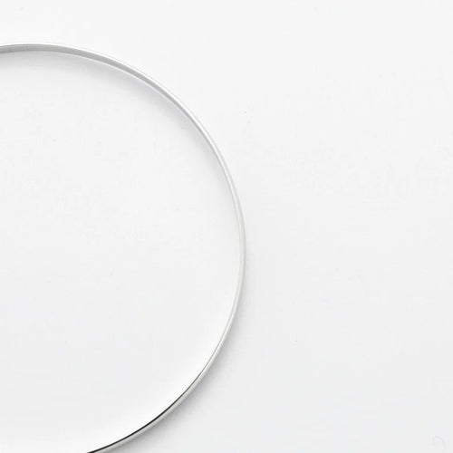 Bracelet Bracelet demi-jonc plat en or blanc 18 carats 58 Facettes