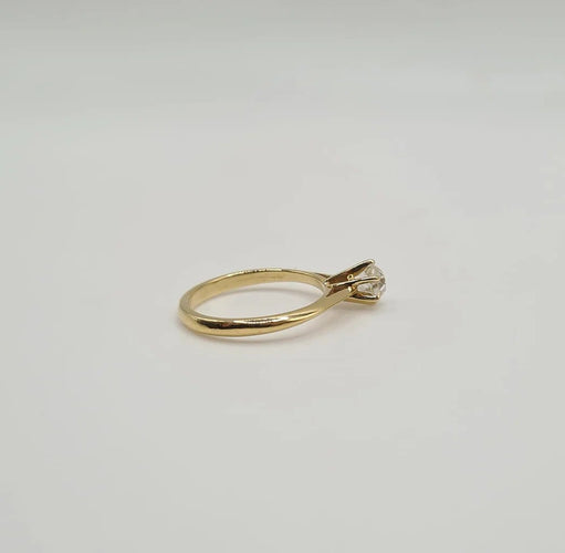 Bague 50 Solitaire or jaune serti d'un diamant taille ancienne 58 Facettes