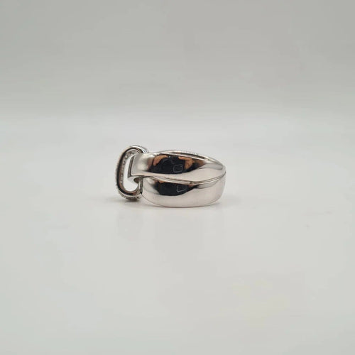 Bague 54 Bague en or blanc et diamants 58 Facettes