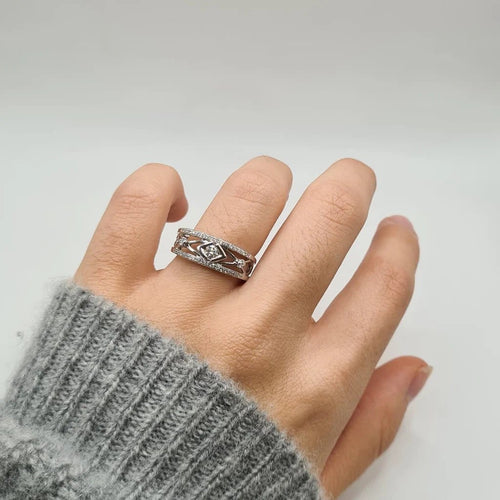 Bague 56 Bague en or blanc 18 carats et diamants 58 Facettes