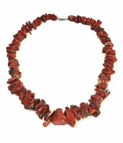 Collier Collier en corail rouge avec fermoir plaqué or 58 Facettes