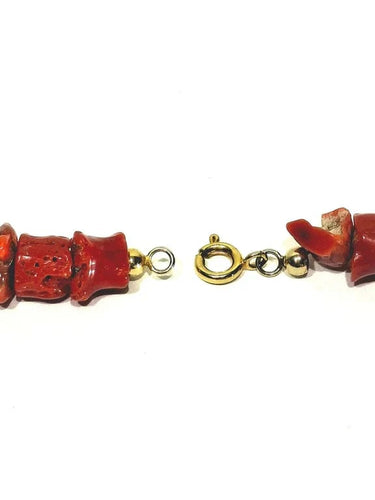 Collier Collier en corail rouge avec fermoir plaqué or 58 Facettes