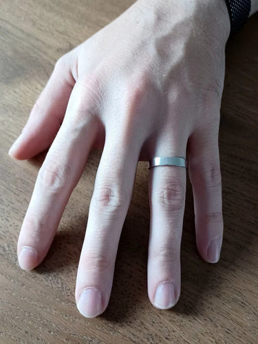 Bague 47.5 Alliance en or blanc 18 carats 58 Facettes