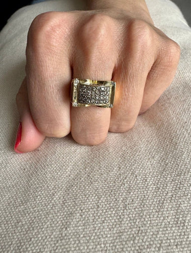 Bague 57 Bague pavée en or 18 carats avec 44 diamants 58 Facettes
