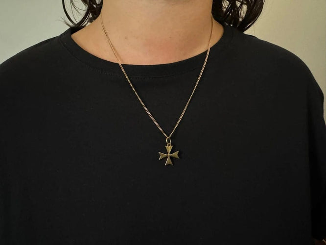 Pendentif Pendentif croix de Malte en or jaune 18 carats 58 Facettes