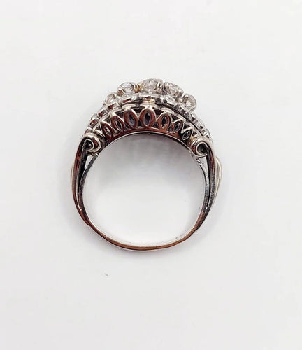 Bague 53.5 Bague bombée Art déco en or blanc 18k et platine, diamants 58 Facettes A06454