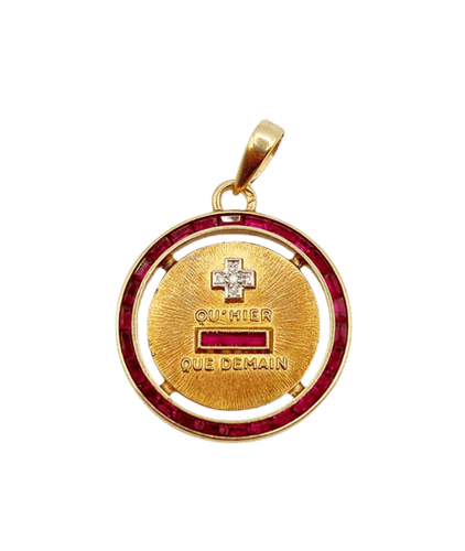Pendentif Augis - Pendentif médaille d’amour 23 mm en or jaune 18k, diamants et rubis 58 Facettes A03182
