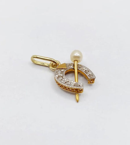 Pendentif Pendentif fer à cheval en or jaune 18k et platine, diamants et perle 58 Facettes A05741