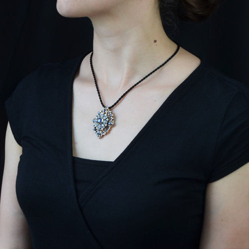 Pendentif Bijou ancien - Broche/Pendentif transformable en or jaune et argent, saphirs et diamants 58 Facettes 22-062