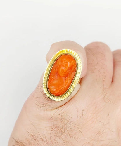 Bague 52 Bague cocktail style antique en or jaune 18k avec camée en corail 58 Facettes A06378