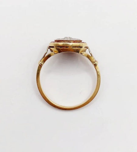 Bague 50 Bague cible Art déco en or jaune 18k, diamants taille rose et rubis calibrés 58 Facettes A06428