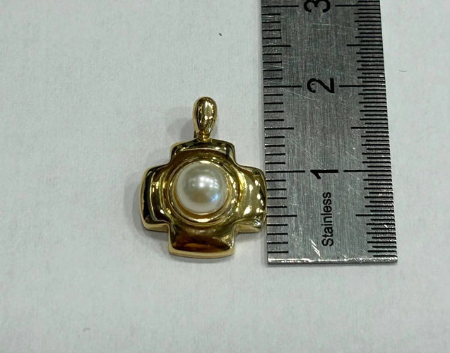Pendentif Pendentif en or jaune 18 ct avec perle de culture 58 Facettes LP583/3