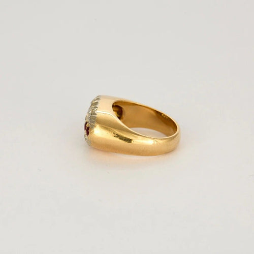 Bague 50 Bague Tank chevalière en or jaune 18K avec diamants et rubis 58 Facettes LP1126/12