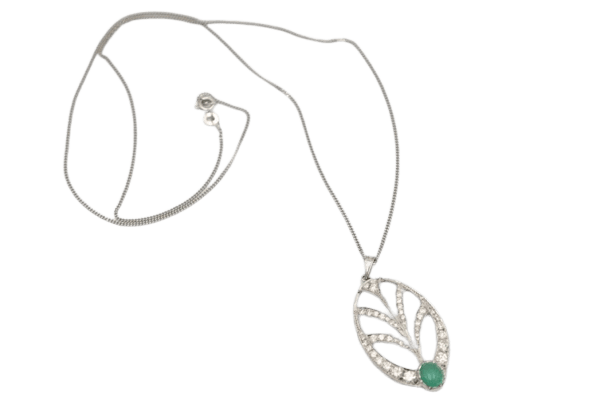 Collier Art Nouveau - Collier en or blanc, diamants et émeraude cabochon 58 Facettes 11788