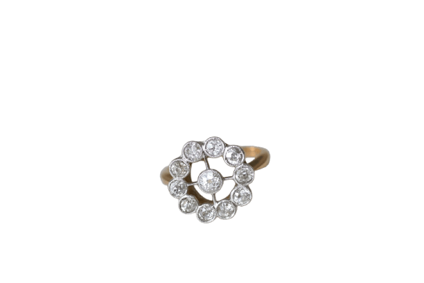 Bague 52.5 Bague marguerite ancienne en or rose et platine diamants 58 Facettes