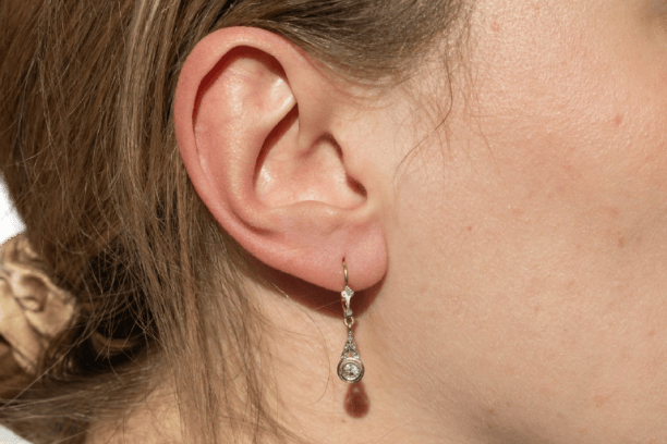 Boucles d'oreilles Boucles d'oreilles anciennes en or jaune, platine et diamants 58 Facettes 10505